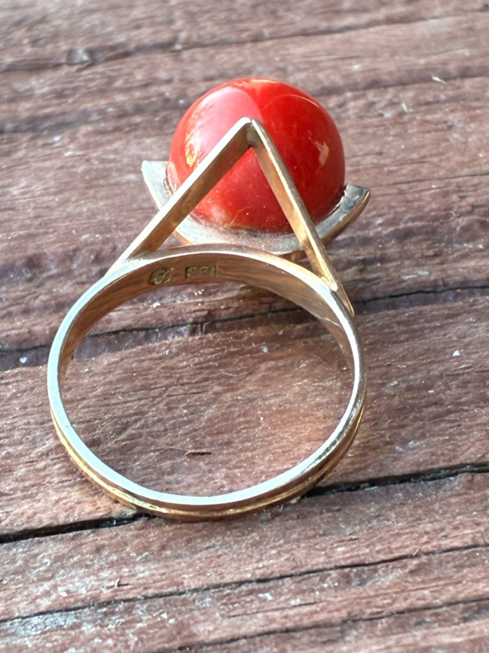 Gold Ring with Vibrant Red Cabochon Accent - Picture 6 of 7